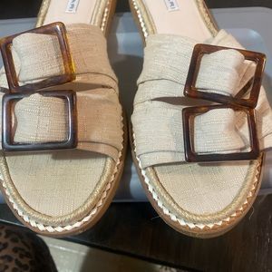 Ladies sandals size 9.5